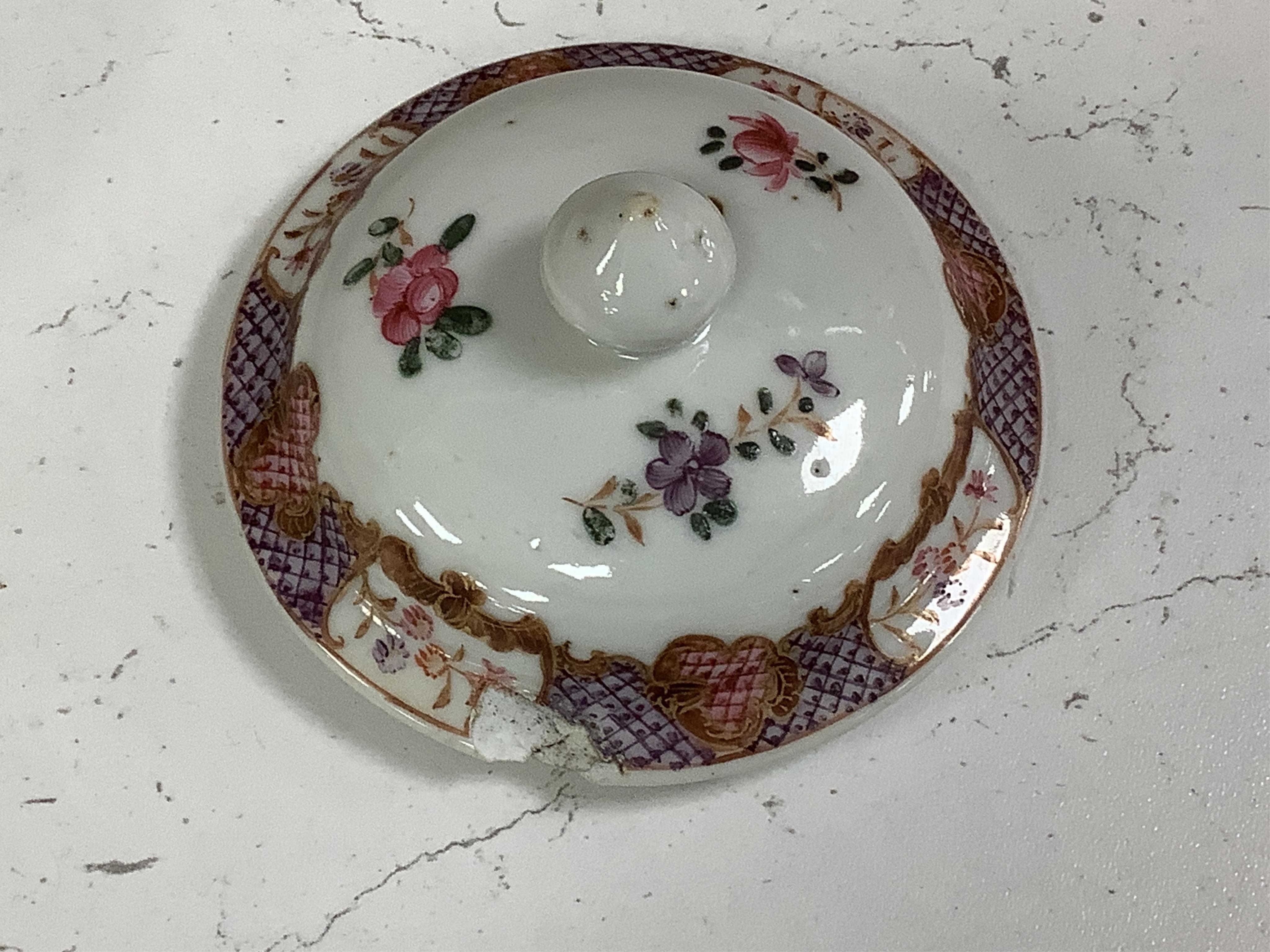 A Chinese export famille rose plate, Yongzheng period, an 18th century Chinese famille rose teapot and, together with two Japanese Imari pieces, largest 27cm in diameter. Condition - fair/good